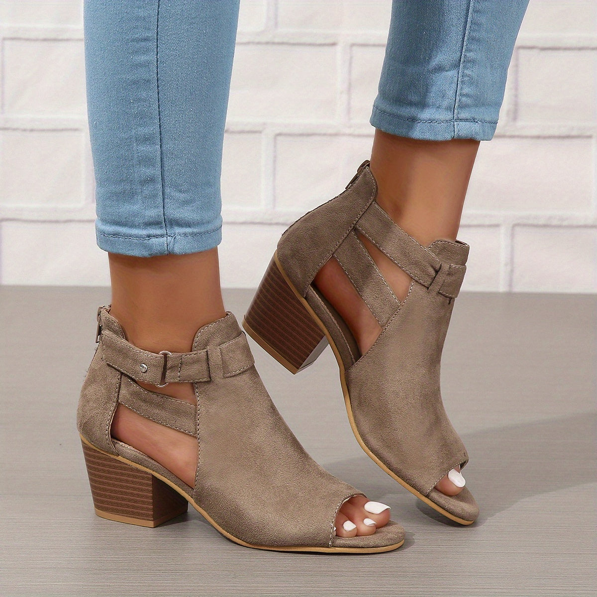 Bottines modernes à bout ouvert et talon bloc