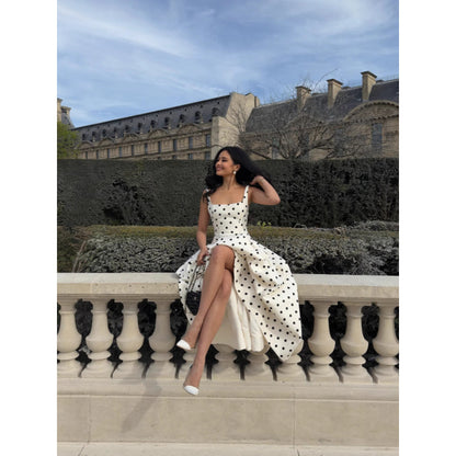 Robe longue à pois avec encolure carrée et taille haute ajustée pour femme
