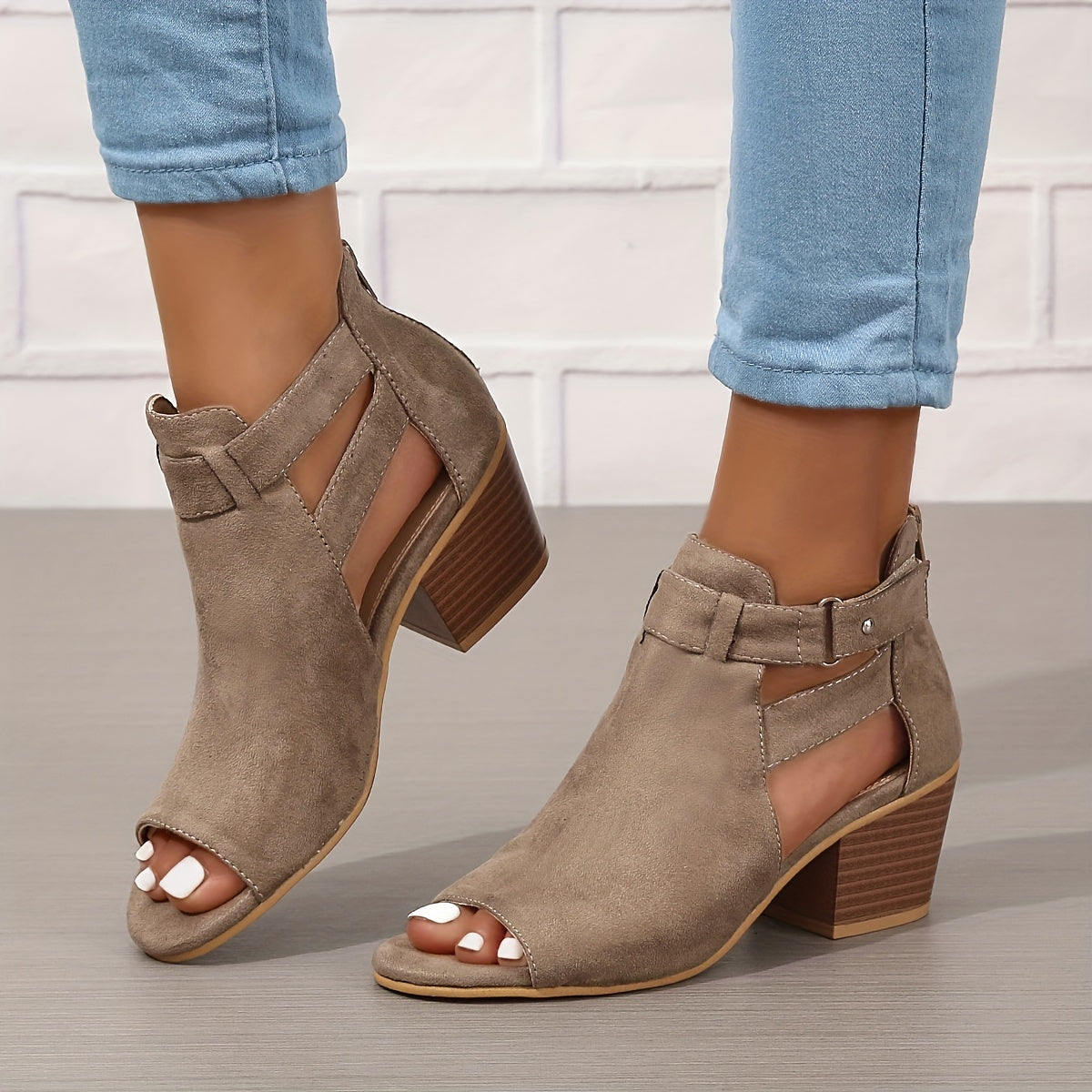 Bottines modernes à bout ouvert et talon bloc