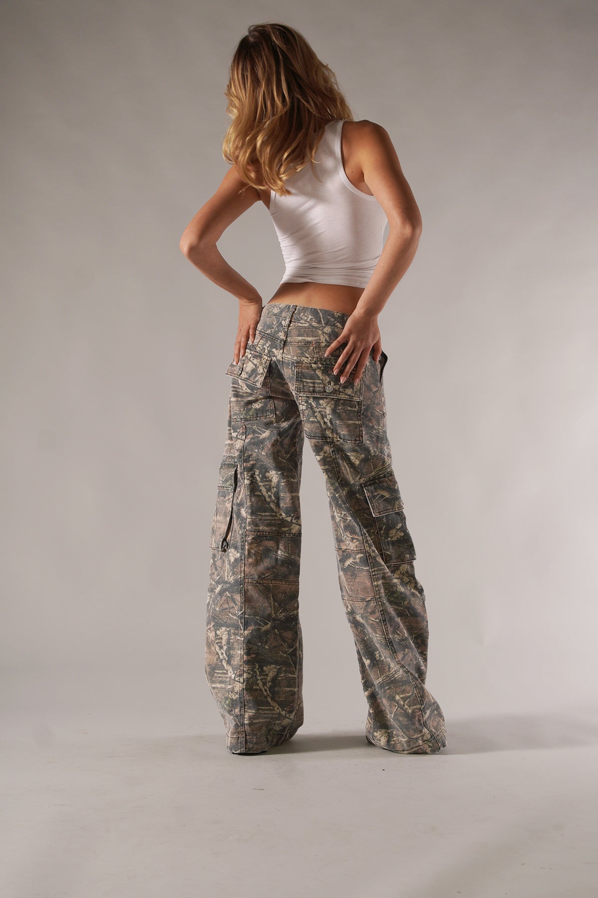 Mila - Pantalon cargo unisexe à motif camouflage