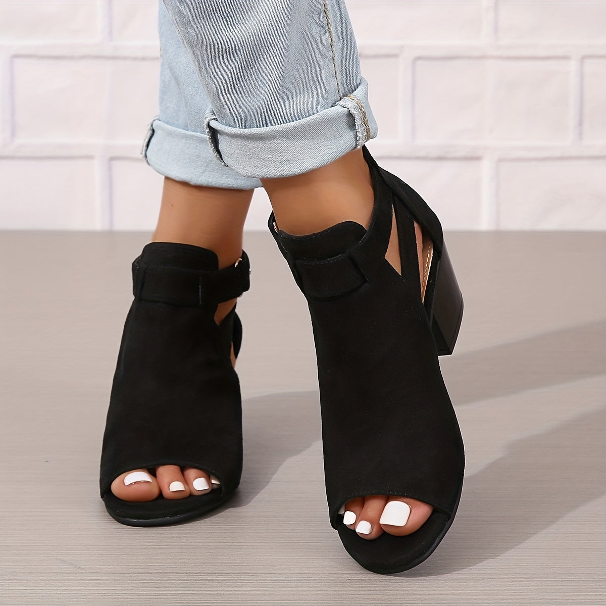 Bottines modernes à bout ouvert et talon bloc