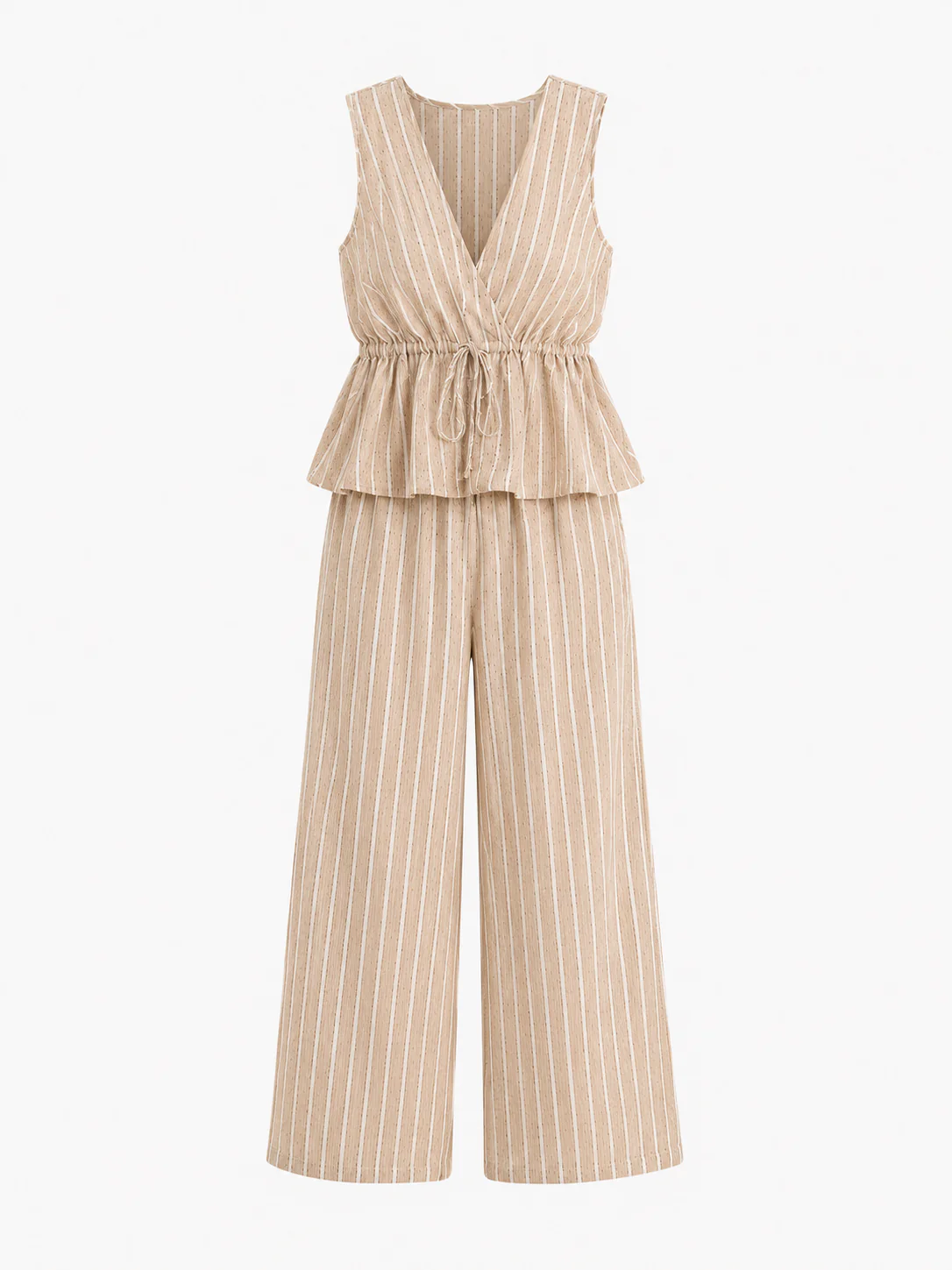 Tenue d'été chic femme ensemble rayé beige porté avec sac en paille Avenue des Dames