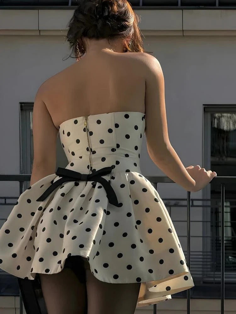 Robe mi-longue élégante blanche sans bretelles à pois en coton, sans manches